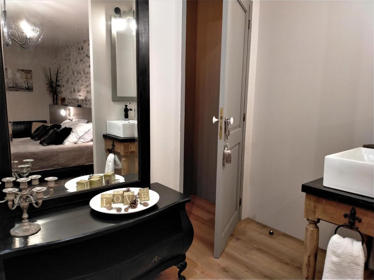 Les Terres D'Aramis: Maison D'Hotes A アラミ エクステリア 写真